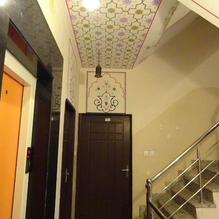 Hotel Miraya Джайпур Екстериор снимка