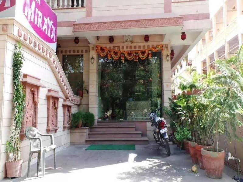 Hotel Miraya Джайпур Екстериор снимка